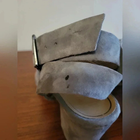 Vionic Perk Blaire Ankle Strap Leather Block Heel Arch Support Comfy Sandals(11) - Picture 9 of 13